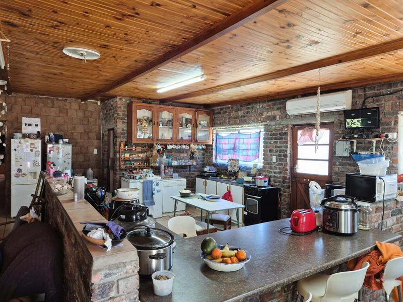 6 Bedroom Property for Sale in Gansbaai Central Western Cape